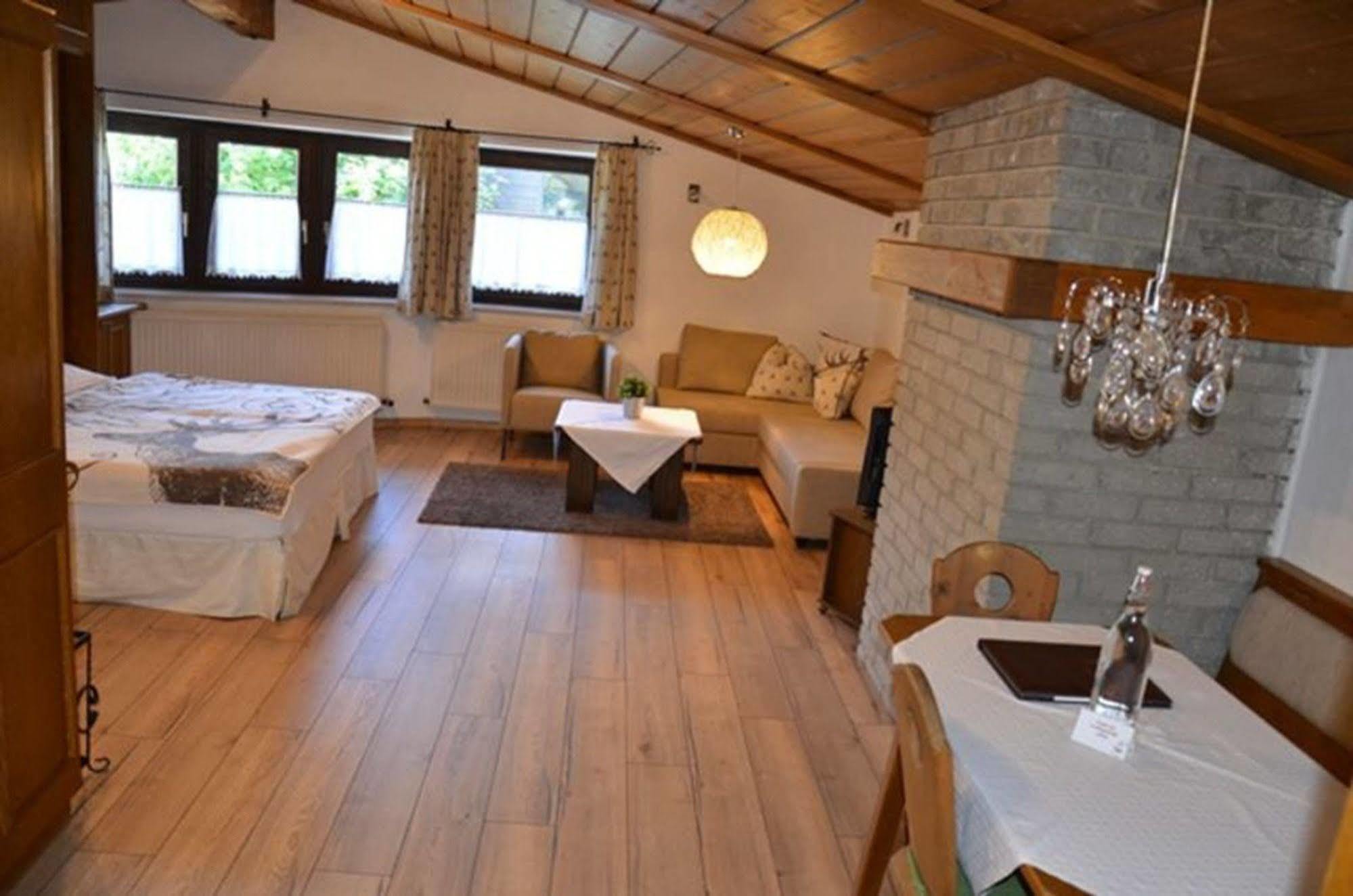 Hotel Central Seefeld in Tirol Ngoại thất bức ảnh