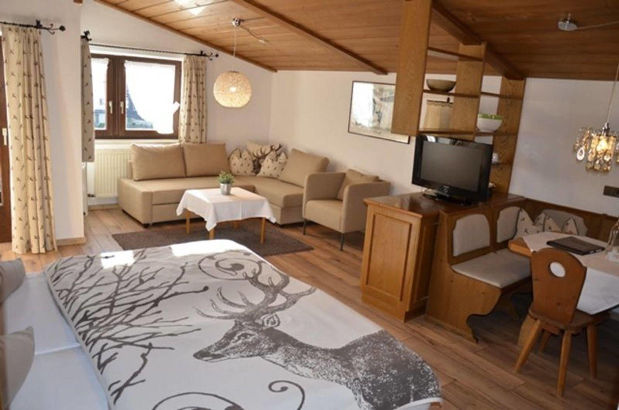Hotel Central Seefeld in Tirol Ngoại thất bức ảnh